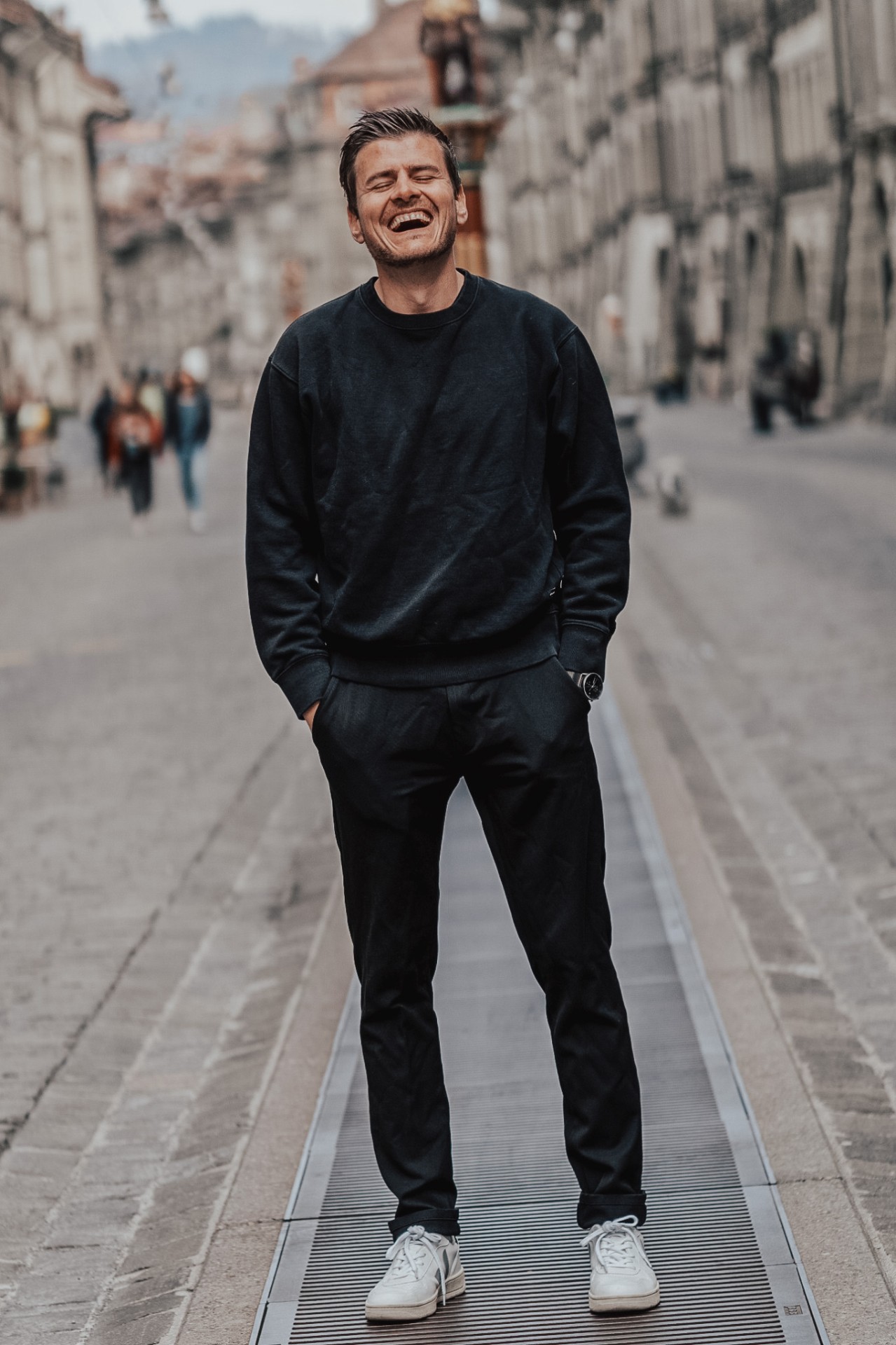 Porträt Fabio Zahnd in der Berner Altstadt