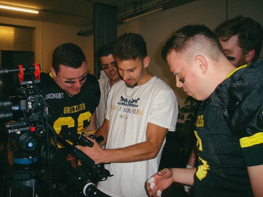 Behind the Scenes Huckepack 1